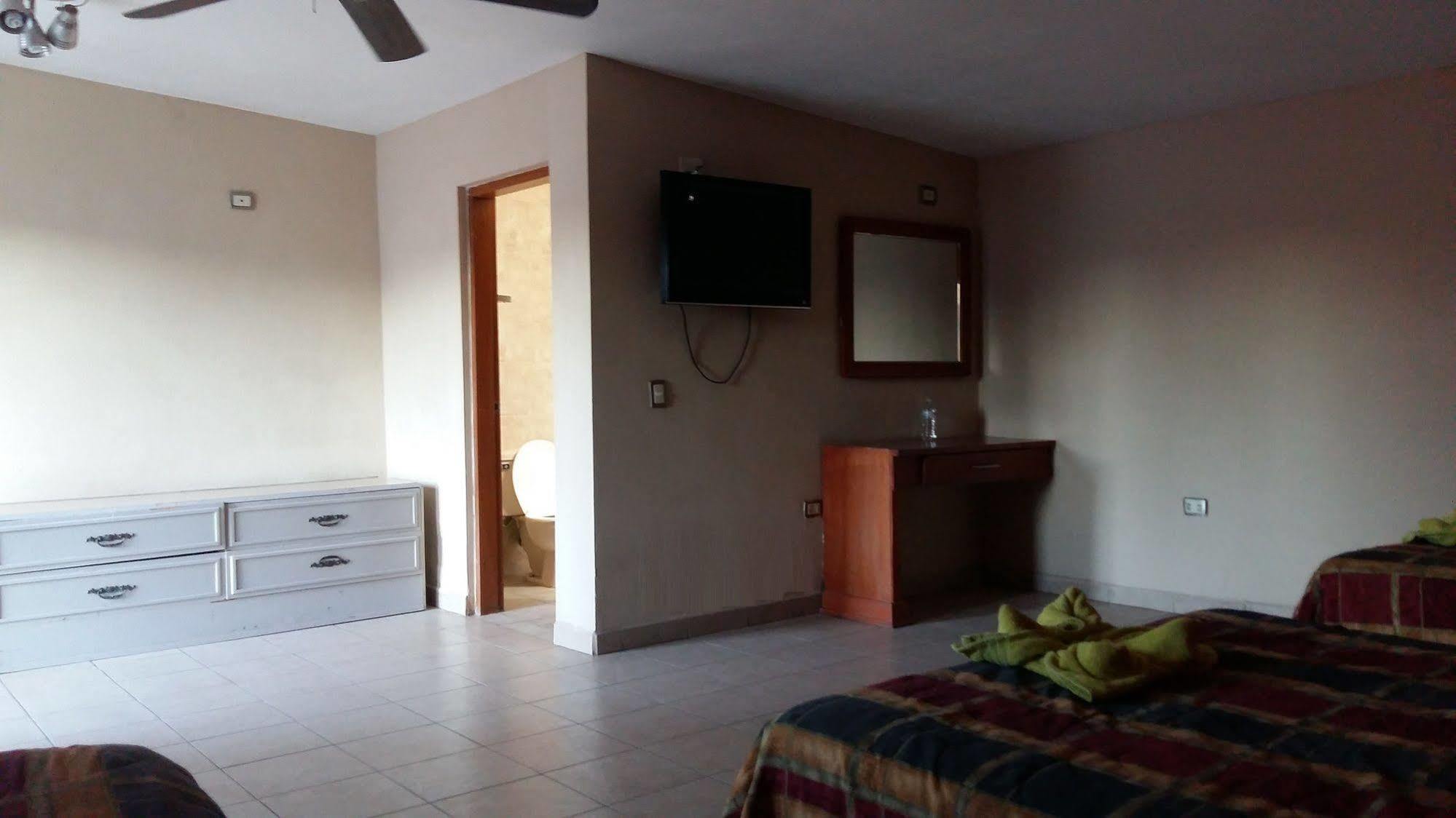 Hotel Malibu Guaymas Exterior photo